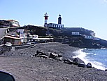 'Faro de Fuencaliente' an der Sdspitze der isla bonita 'La Palma' ... neben dem 1984 errichteten rot-wei-gestreiften Leuchtturm steht noch der alte, heute nicht mehr genutzte Turm, dem -beim Vulkanausbruch des Tenegua 1971- der Lavastrom recht nahe kam ... unterhalb der Leuchttrme befindet sich ein kleiner, aber grobkrniger Lavastrand (Achtung: starke Meeresstrmung, baden hier nicht ungefhrlich)