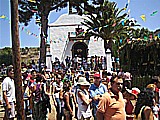 'Puntagorda', fiesta, hier: vor der 'Iglesia de San Mauro' mit: Heidrun und Jochen Schellong